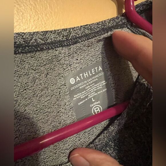 Athleta large grey top - Picture 6 of 7